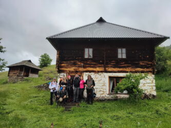 Veći deo grupe je spavao u ovoj kući