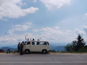kombi je junački izgurao sva čudesa puteva po Srbiji...