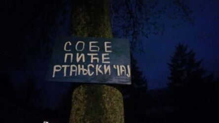 Tri u jedan...