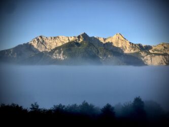 Rano jutro...Mratinje pod maglom...Iznad vrh Vrsta 2300m. Foto Goran Djordjevic