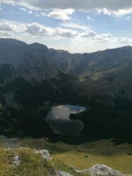 Nezaobilazno...Mnogo toga je ovde Trnovačko, pa i jezero...foto: Olivera Komatina